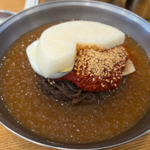 40 years of mastery in spicy and sour flavors, Yuchun Naengmyeon Main Branch in Pungnap-dong, Songpa: An Honest Guide